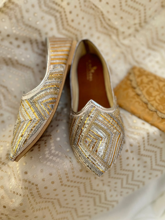 Vegan Mojaris: The Perfect Blend of Heritage, Comfort & Compassion