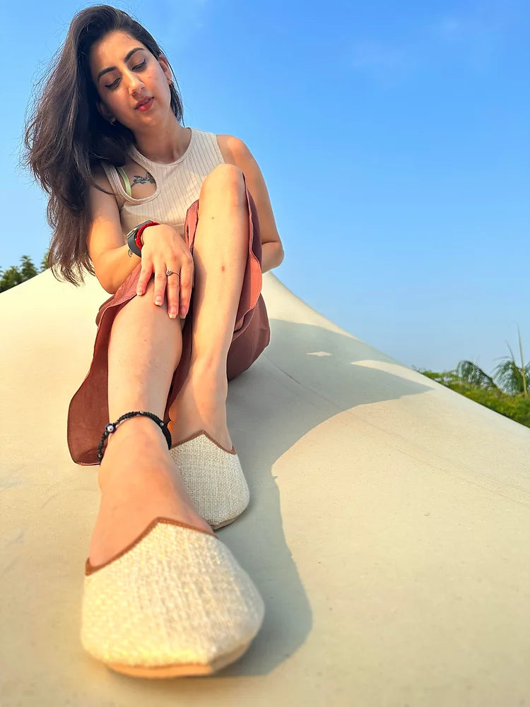 Ekaya Mojaris